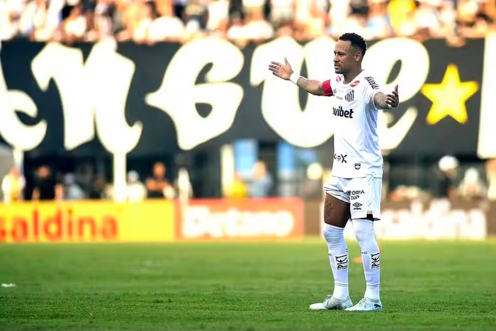 kaiyun-内马尔批俱乐部草皮维护不力，表态正为世界杯努力|内马尔·达·席尔瓦|费尔南多-桑托斯|科林蒂安|比赛|国家队_新浪体育_新浪新闻